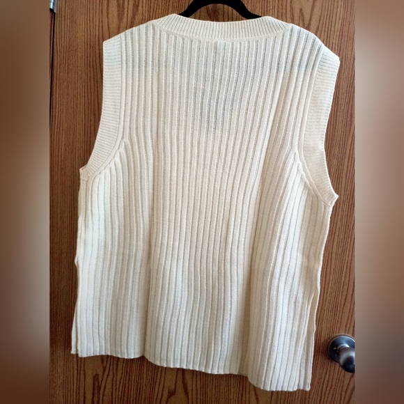 H&M Cream Vest Sweater - Picture 3 of 3